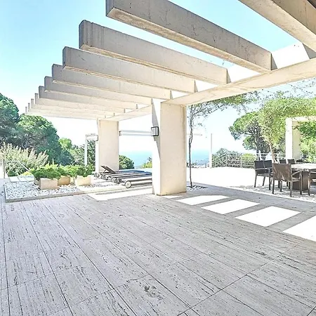 Location New 5 Bedrooms *
