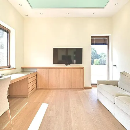 Location New 5 Bedrooms Lloret de Mar