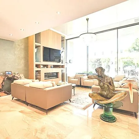 Location New 5 Bedrooms 度假居 滨海略雷特