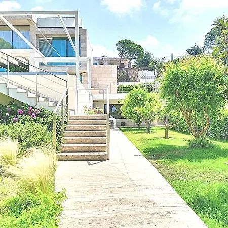 Location New 5 Bedrooms
