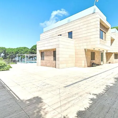 Location New 5 Bedrooms * Lloret de Mar
