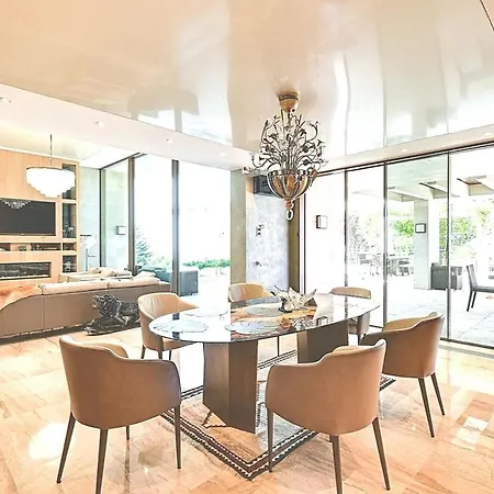 Location New 5 Bedrooms Semesterbostad *